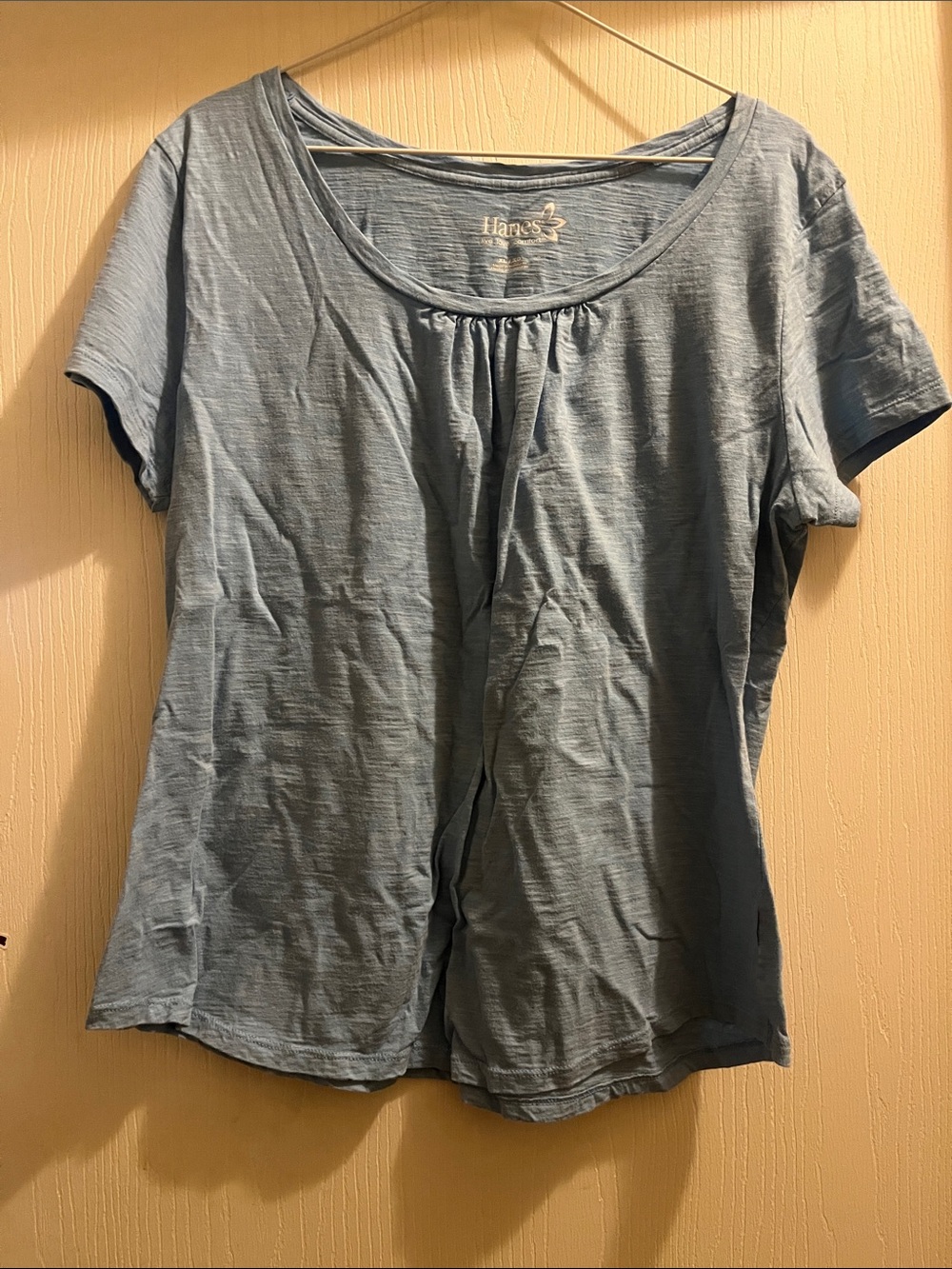 Hanes Women’s Short Sleeve Scoop Neck Top in Slate Blue